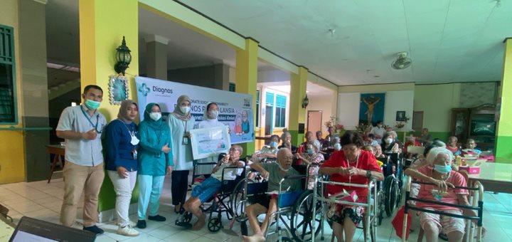 Salah satu kegiatan Diagnos Aksi Peduli yang diselengarakan Laboratorium Diagnos dalam rangka perayaan HUT ke-5. 