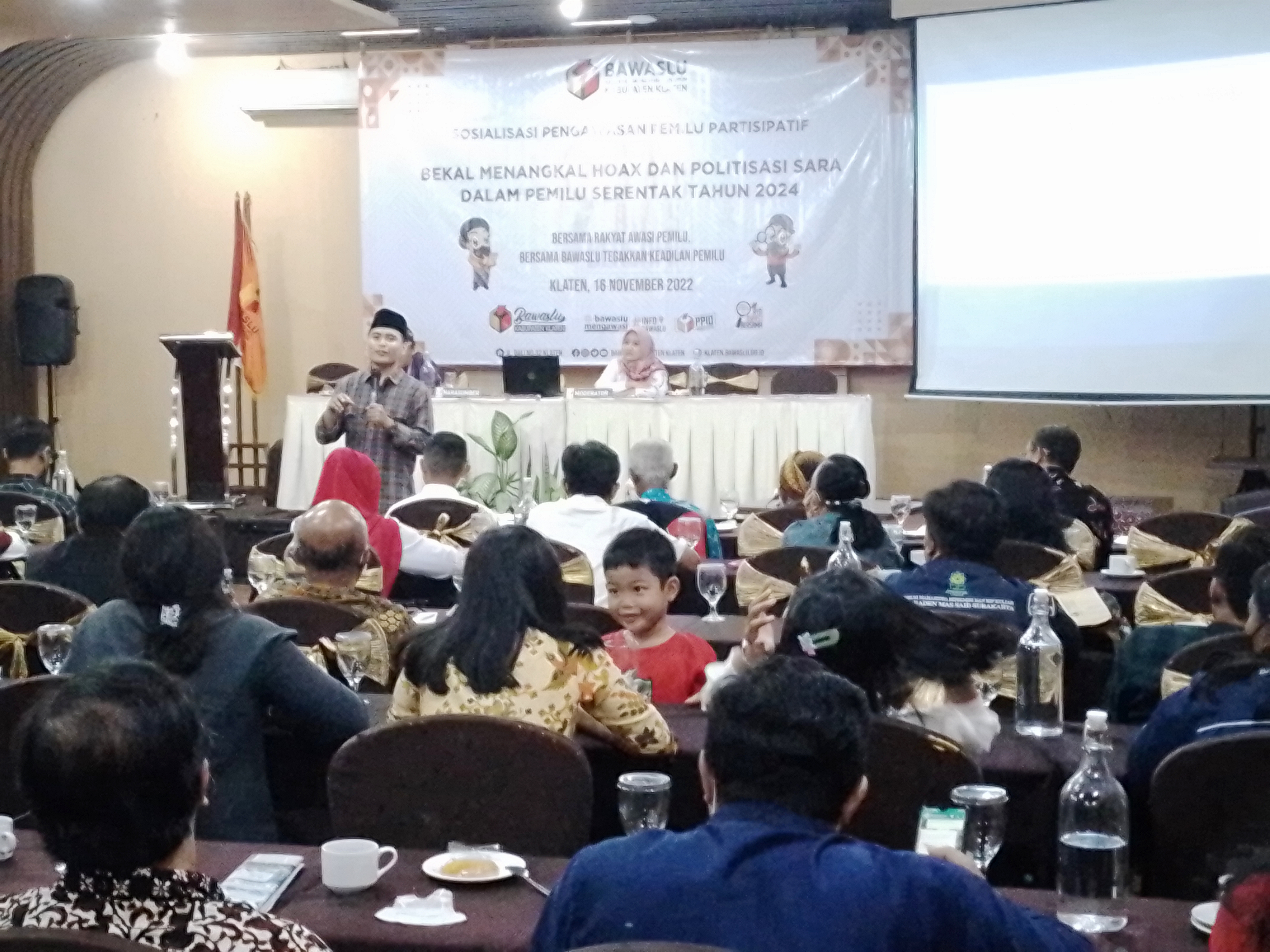 Kegiatan sosialisasi pengawasan partisipatif yang digelar Bawaslu Klaten di Hotel Tjokro, Rabu (16/11/2022)