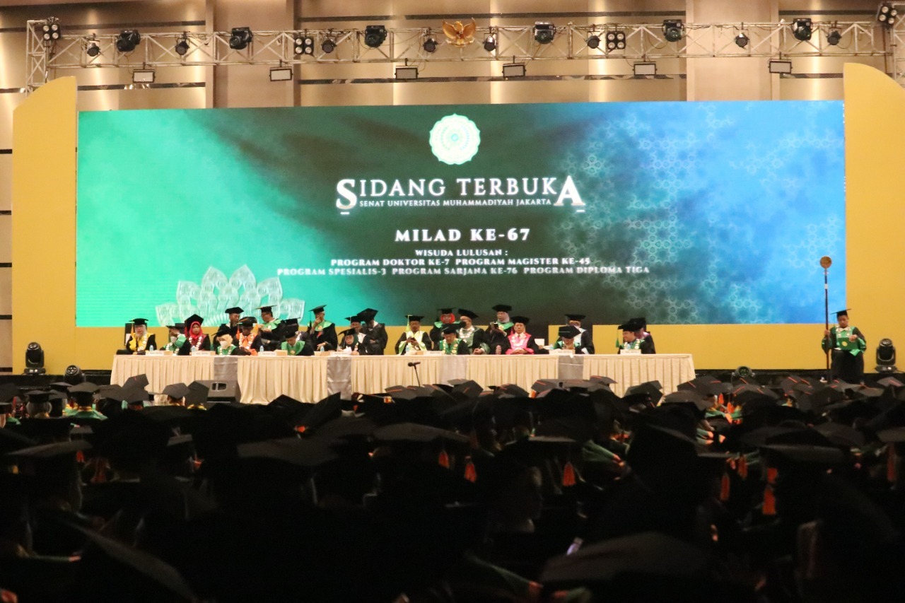 Universitas Muhammadiyah Jakarta (UMJ) melepas 2.129 wisudawan pada gelaran Wisuda di Kampus UMJ, Jakarta, Selasa (29/11). 
