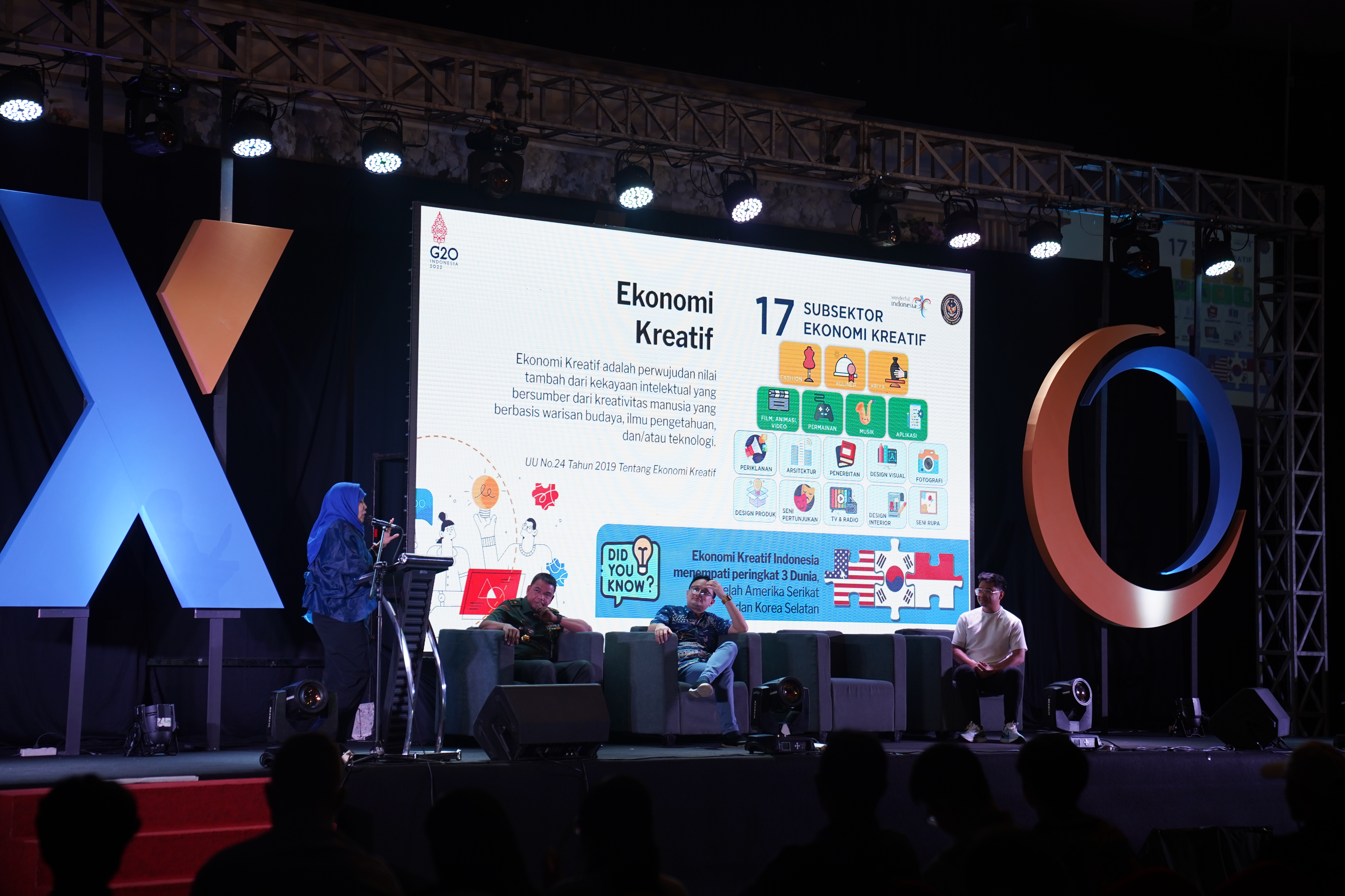 Konferensi 'The X Lite' di Palembang, Sumatera Selatan.