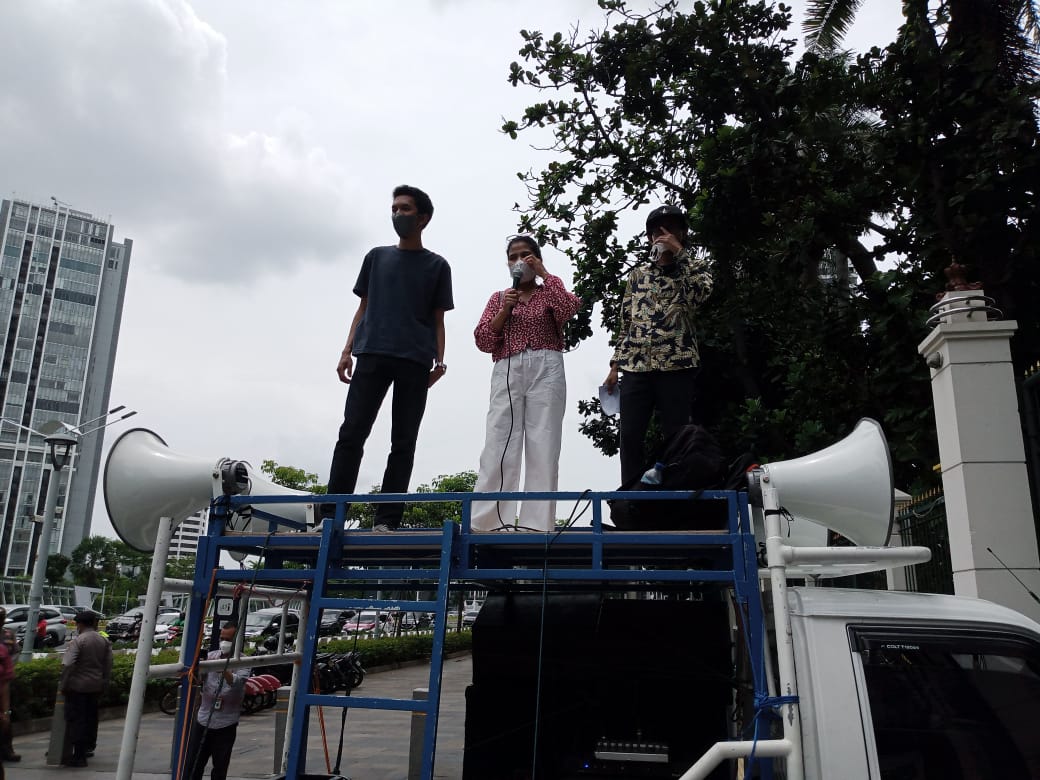 Mahasiswa geruduk Mendikbudristek meminta Menteri Nadiem evaluasi uji kompetensi apoteker Indonesia, Rabu (9/11/2022) 