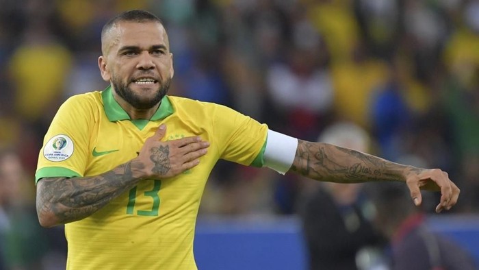 Bek timnas Brasil Dani Alves