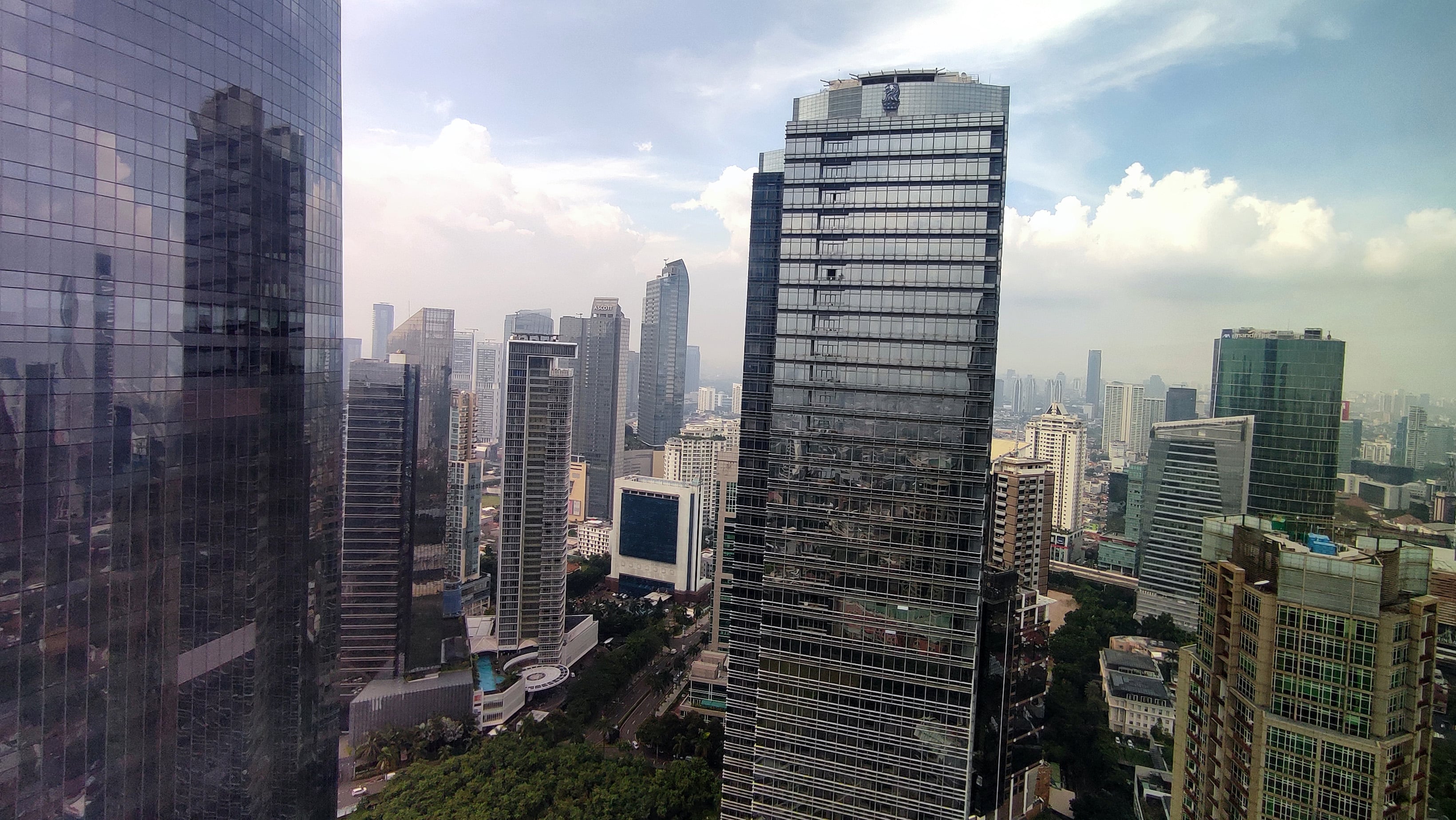 Deretan gedung-gedung perkantoran di kawasan Kuningan, Jakarta