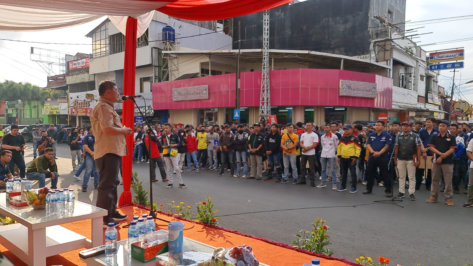 Warga deklarasi menolak geng motor dan mendukung Kepolisian agar menindak mereka secara tegas, Sabtu (5/11/2022).