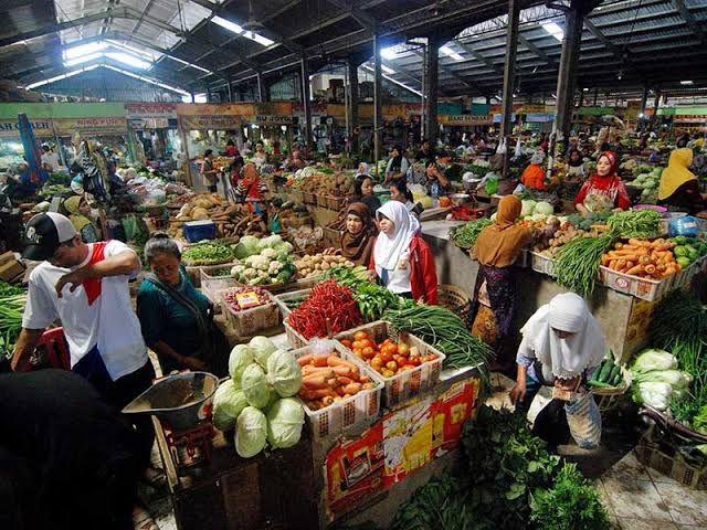 Kegiatan di pasar menjadi penopang ekonomi domestik