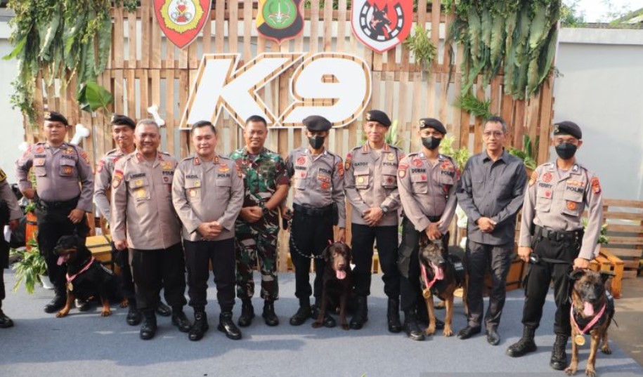 Kapolda Metro Jaya Irjen Pol Fadil Imran meresmikan Gedung K9 di Jalan KS Tubun, Petamburan, Jakarta Barat, Senin (31/10).