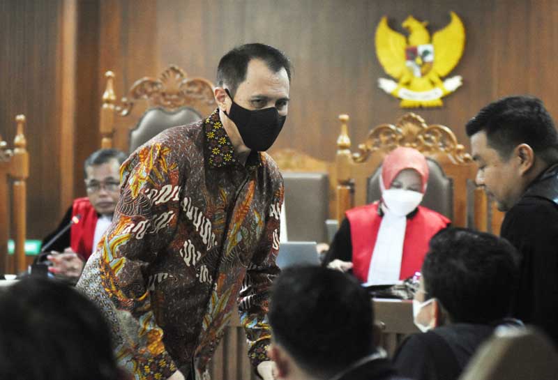 Direktur PT Diratama Jaya Mandiri John Irfan Kenway alias Irfan Kurnia Saleh 