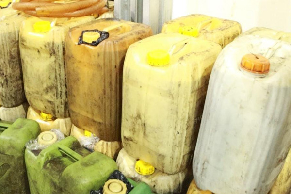 Barang bukti total kurang lebih 750 liter BBM bersubsidi jenis solar, disita Polresta Manado, Sulut.