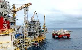  Ilustrasi kilang minyak lepas pantai 