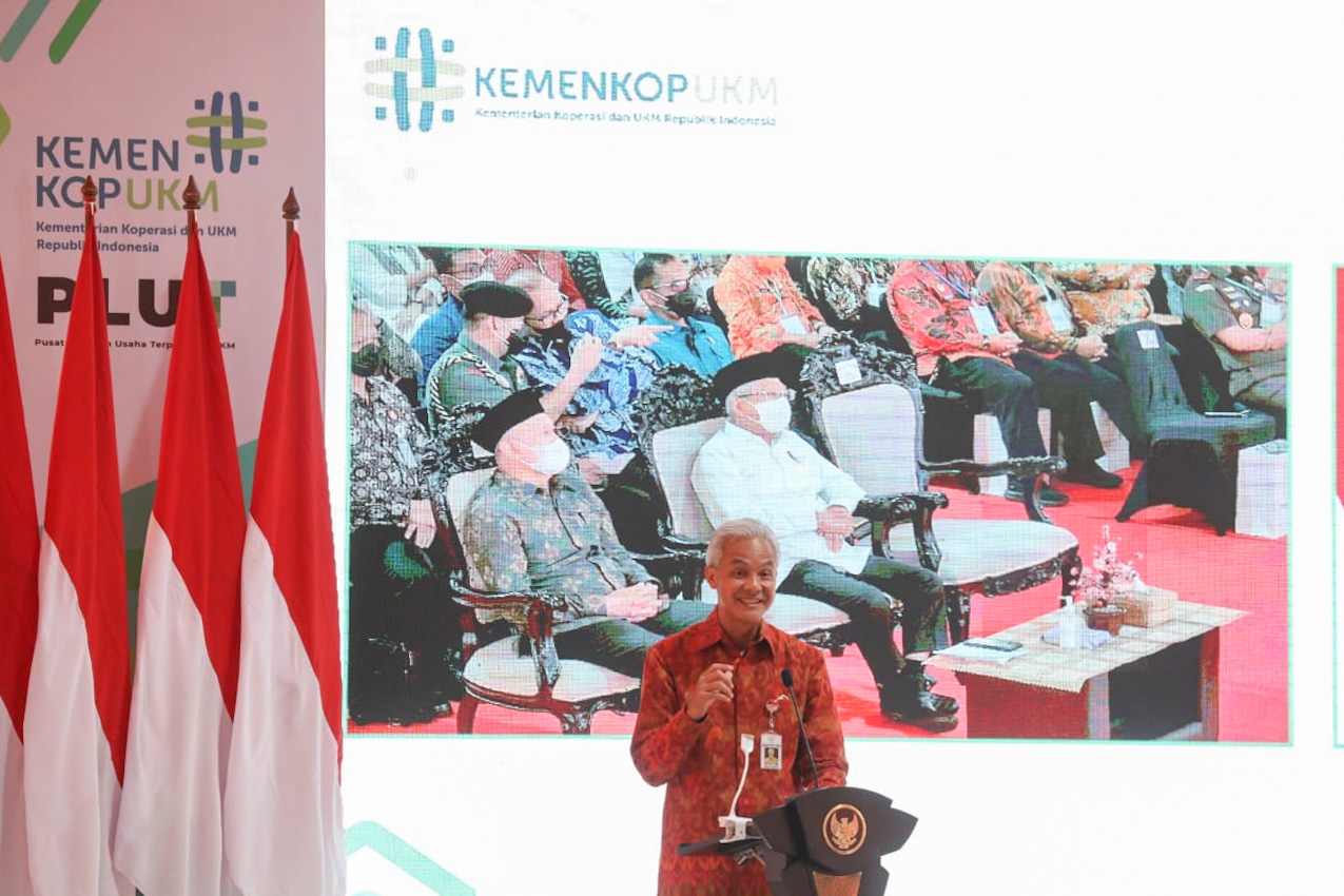 DI hadapan Wakil Presiden Ma'ruf Amin, Gubernur Ganjar Pranowo memamerkan komitmen Provinsi Jateng dalam memfasilitasi pelaku UMKM