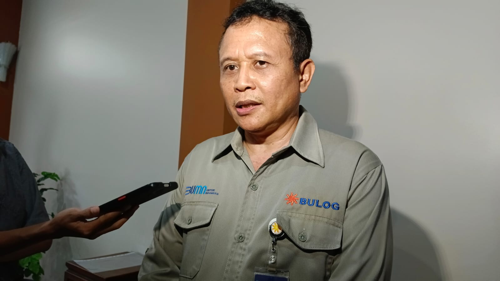 Pimpinan Wilayah Perum Bulog Jateng, Akhmad Kholisun kepada pers di Semarang, (21/12/2022)