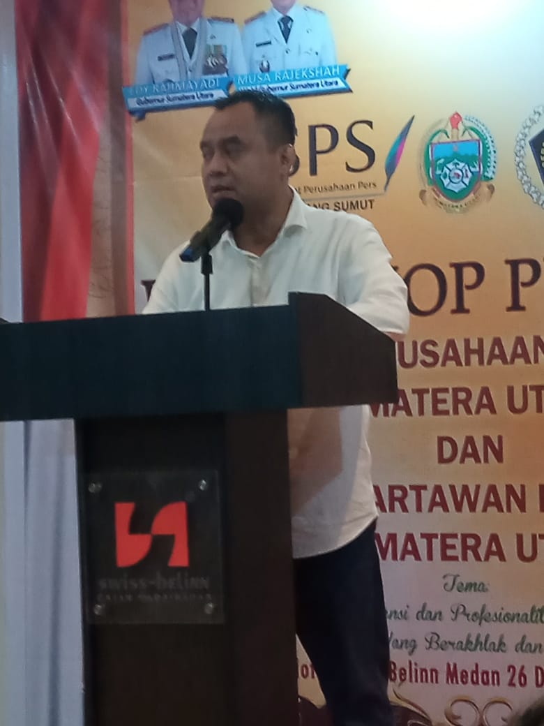  Ketua Persatuan Wartawan Indonesia ( PWI ) Sumatra Utara, Farianda Putra Sinik, 