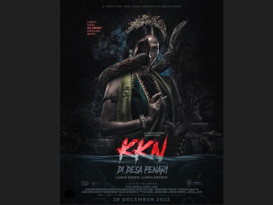 Poster film KKN Di Desa Penari: Luwih Dowo, Luwih Medeni