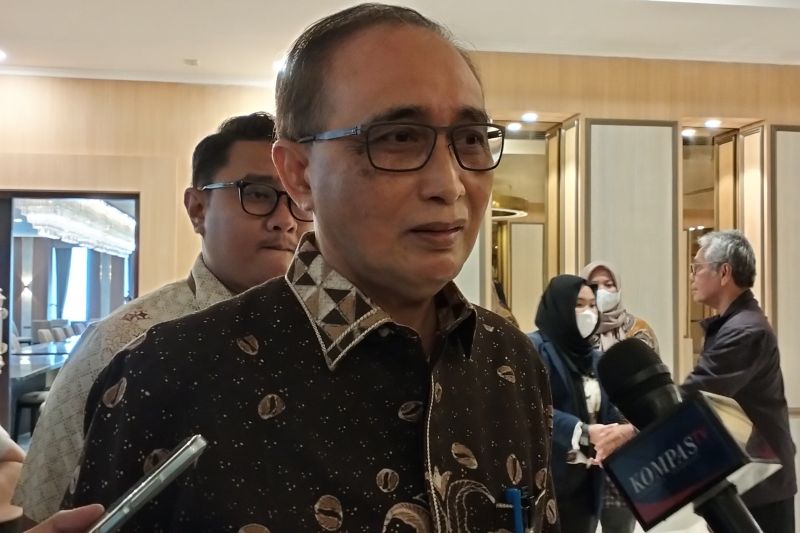 Wakil Ketua MA Bidang Nonyudisial Sunarto saat diwawancarai awak media massa di Jakarta, hari ini.