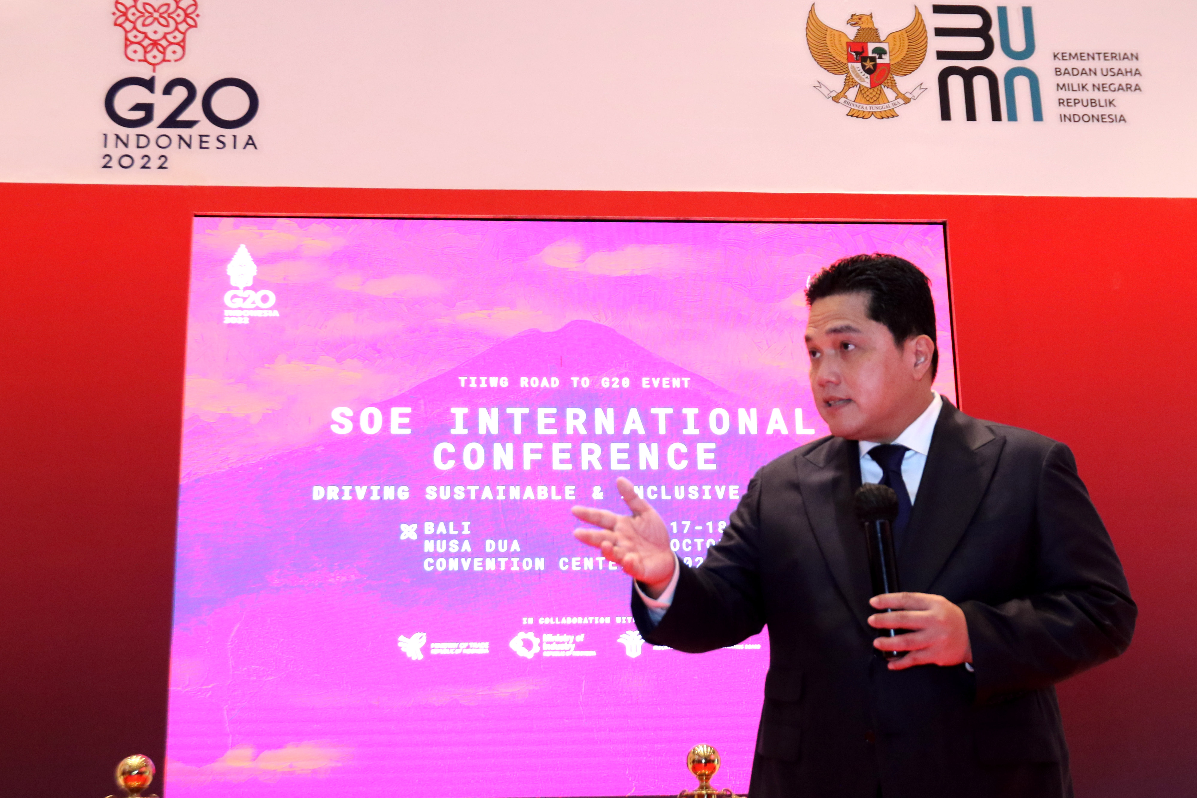Menteri BUMN Erick Thohir saat menjadi pembicara disalah satu sesi KTT G20 di Bali, kemarin,