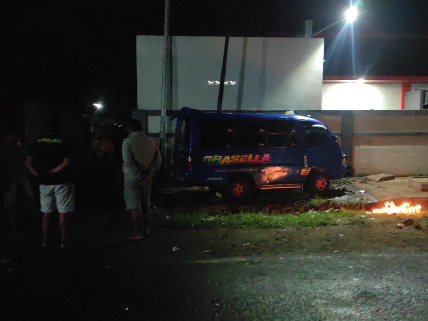 Mobil yang dikendarai oleh ODGJ hingga korban meninggal dunia. 