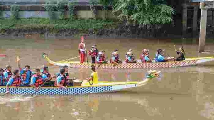 DKIPemprov Jakarta mendukung segala kegiatan olahraga dan pembinaannya, salah satunya Festival Dayung Ciliwung 2022 pada Minggu pagi (4/12).