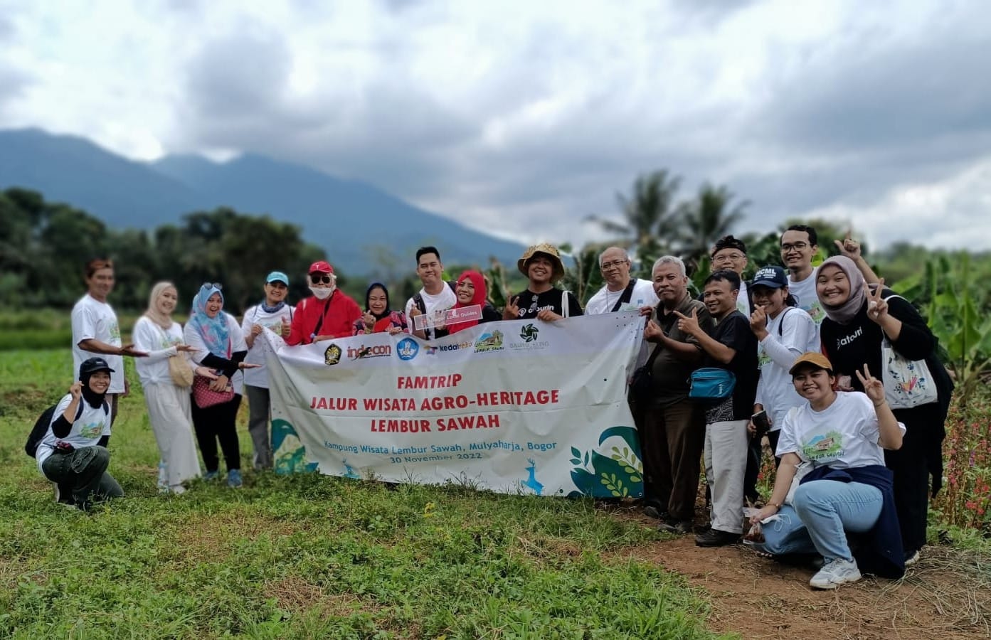 Tim Universitas Pancasila (UP) melakukan penguatan produk wisata berbasis masyarakat di Lembur Sawah.