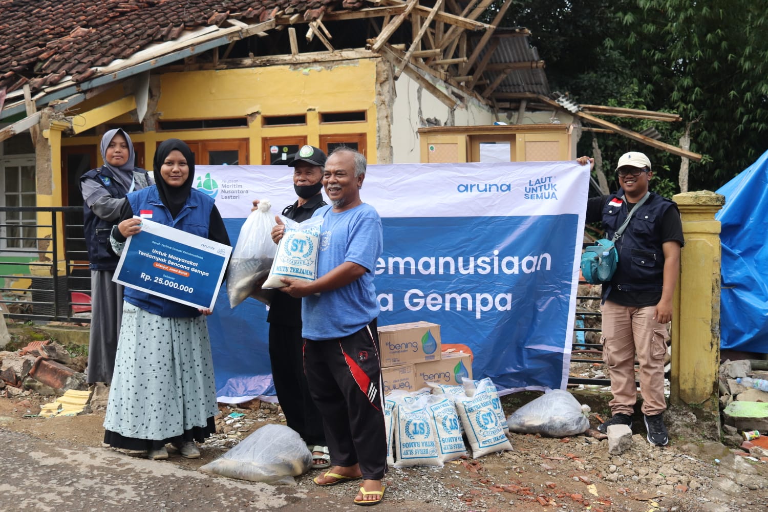 Bantuan untuk korban Gempa Cianjur dari Aruna dan Yayasan Maritim Indonesia 
