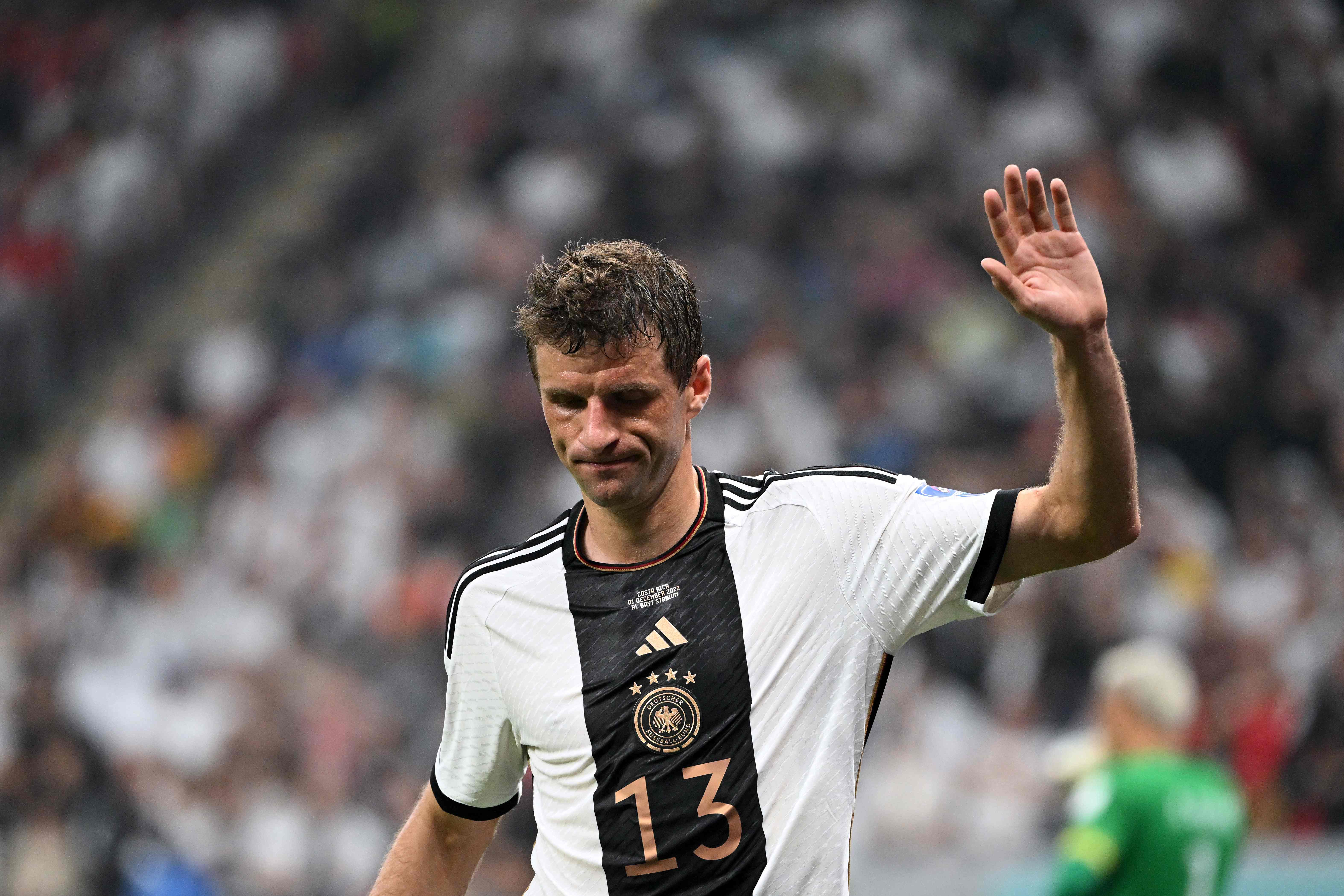 Reaksi penyerang timnas Jerman Thomas Mueller di akhir laga Piala Dunia 2022 melawan Kosta Rika.