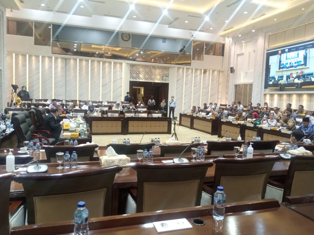 Komisi XI DPR RI menggelar Rapat Dengar Pendapat Umum (RDPU) bersama para pegiat koperasi di Gedung Nusantara, Jakarta.