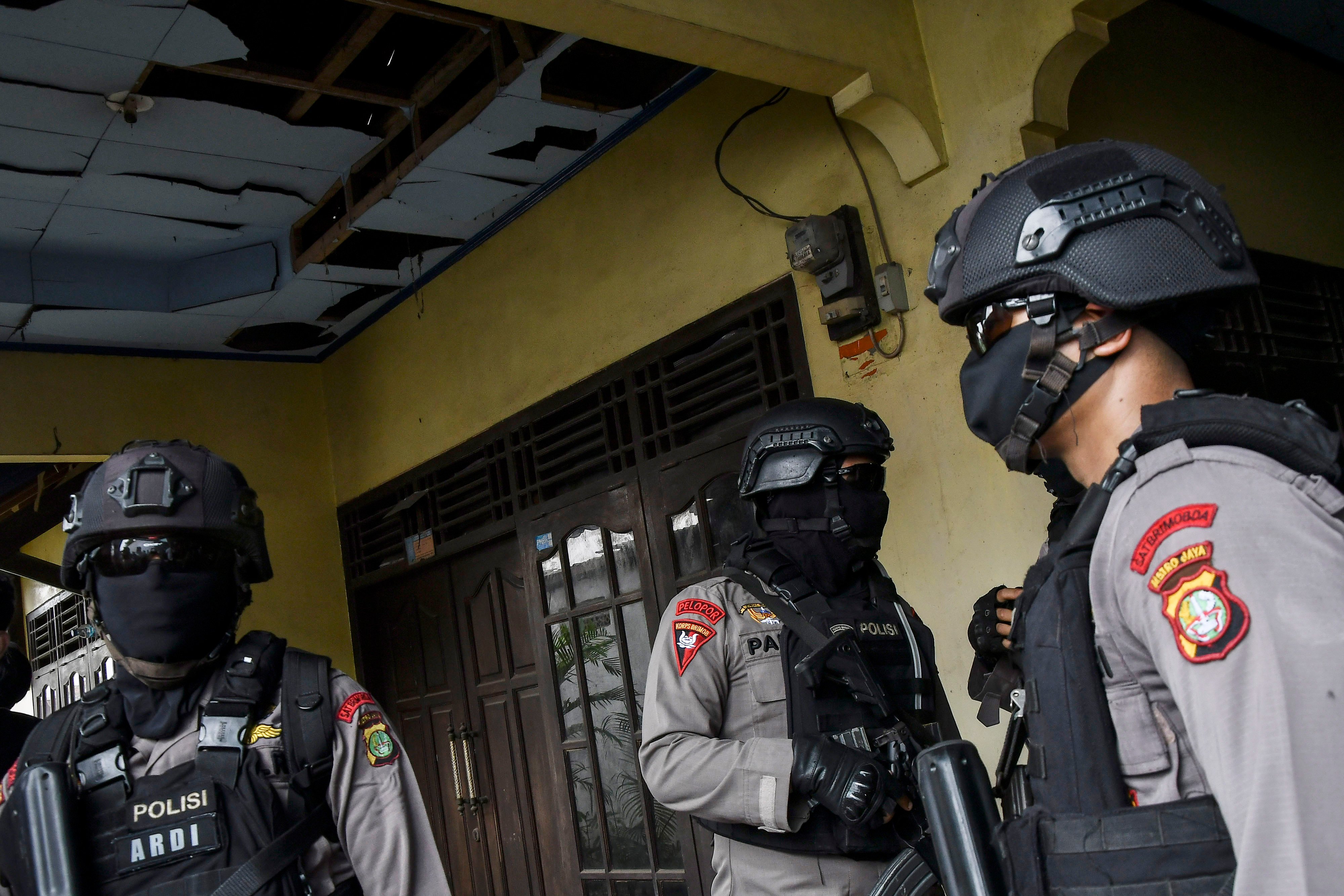 Ilustrasi penggeledahan rumah terduga teroris