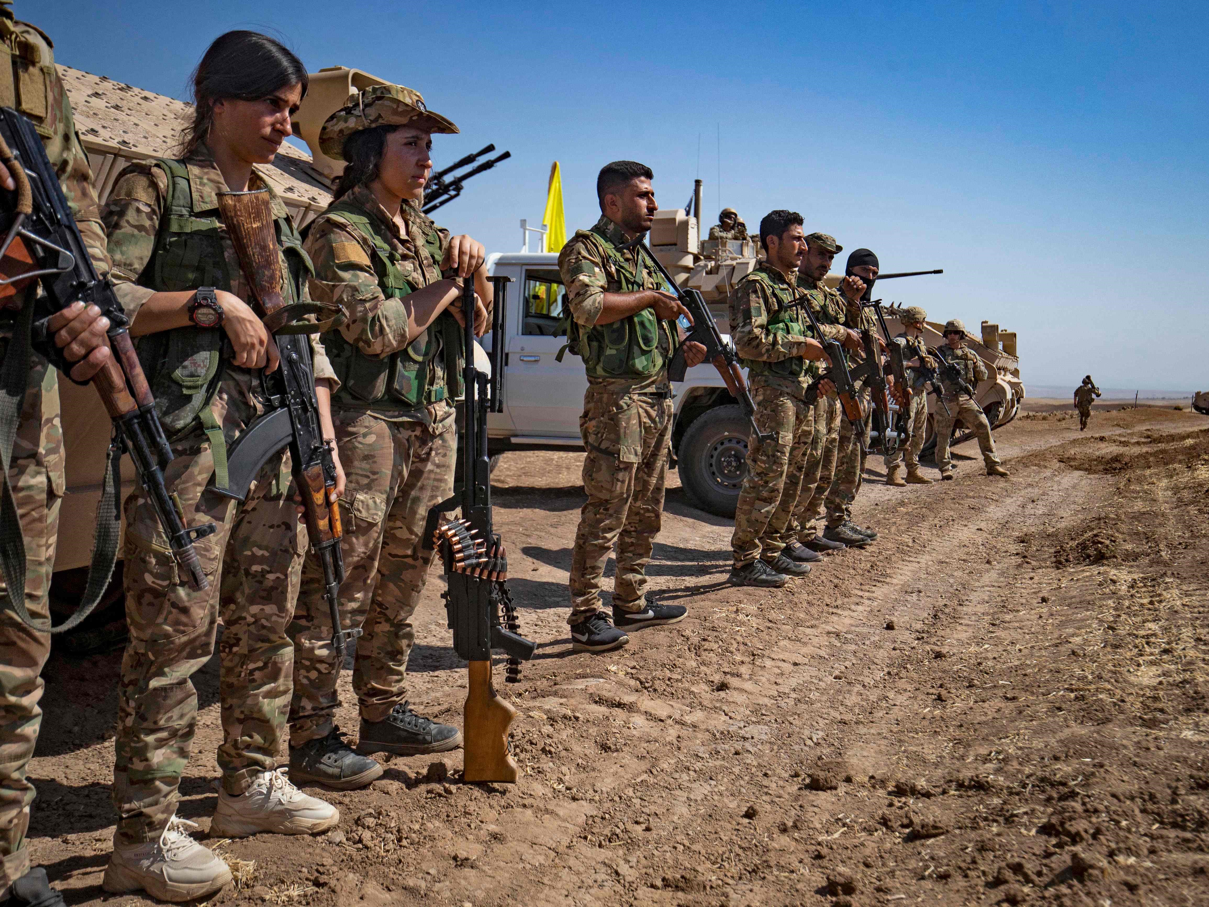 Pejuang Pasukan Demokratik Suriah (SDF).