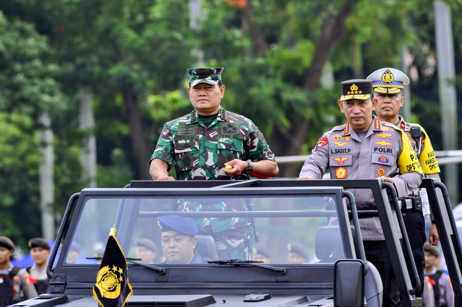 Pemerintah, TNI, Polri dan stakeholder terkait lainnya menggelar Apel Gelar Pasukan Operasi Lilin 2022 di Monas. 