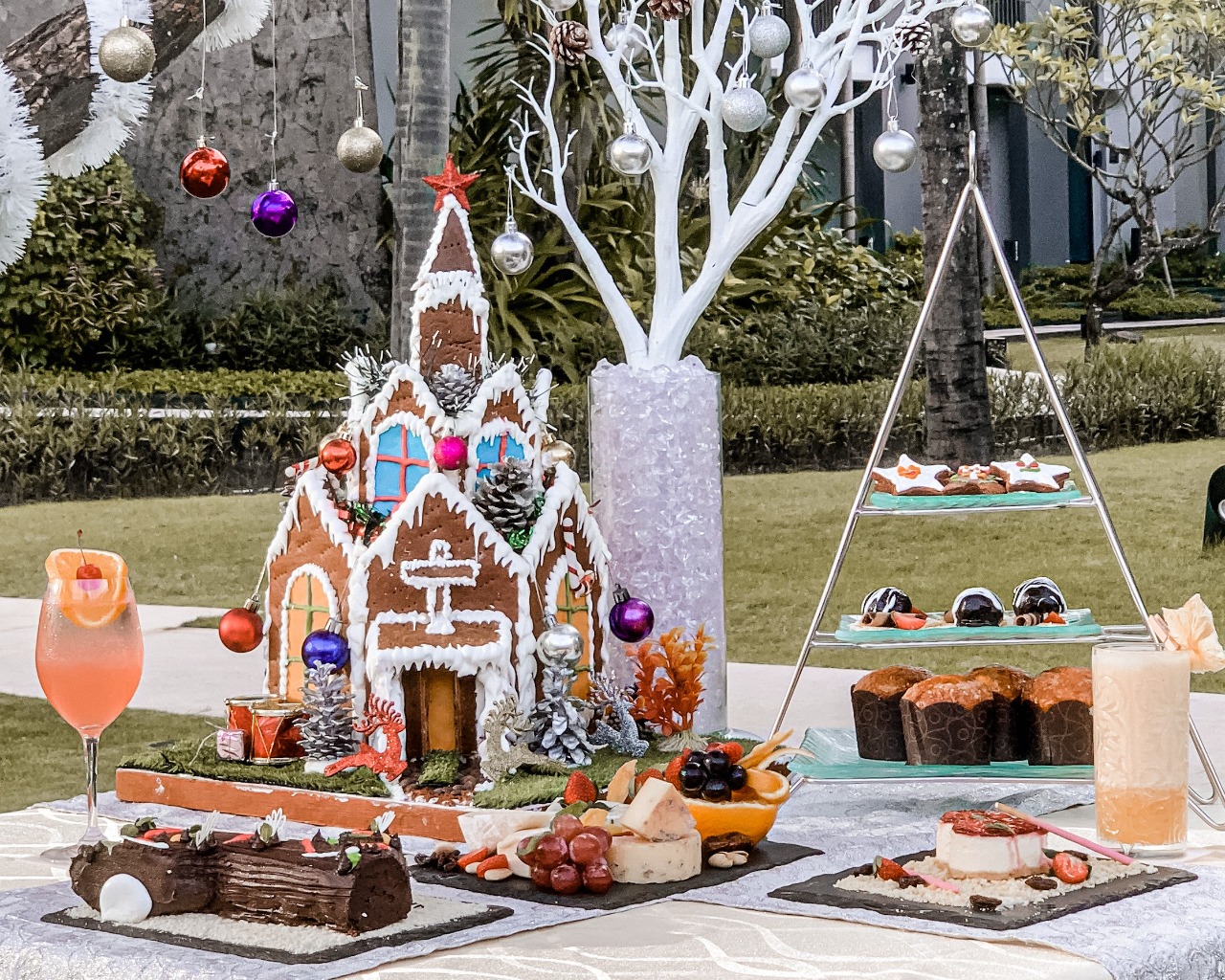 Pullman Bali Legian Beach menawarkan keseruan perayaan gemerlap Natal dan Tahun Baru 2023 dengan program-program menarik.