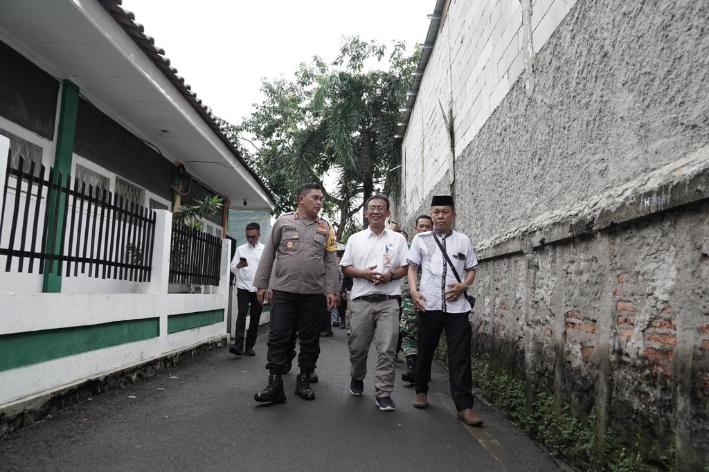 Kapolda Metro Jaya Turun Langsung Dengarkan Curhatan Warga