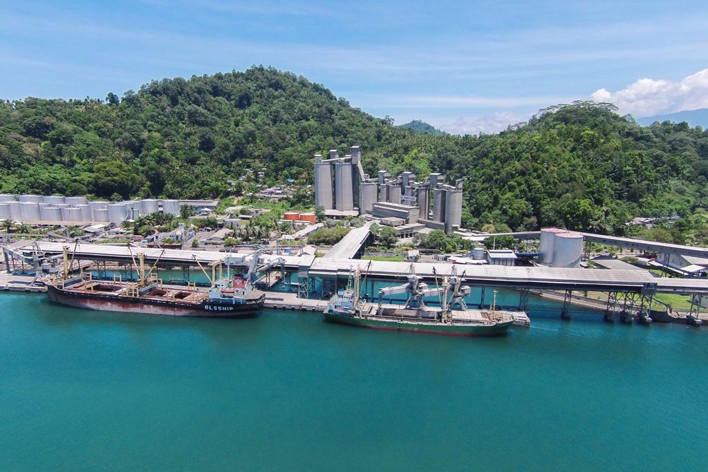 Fasilitas pelabuhan Teluk Bayur SIG di Sumbar