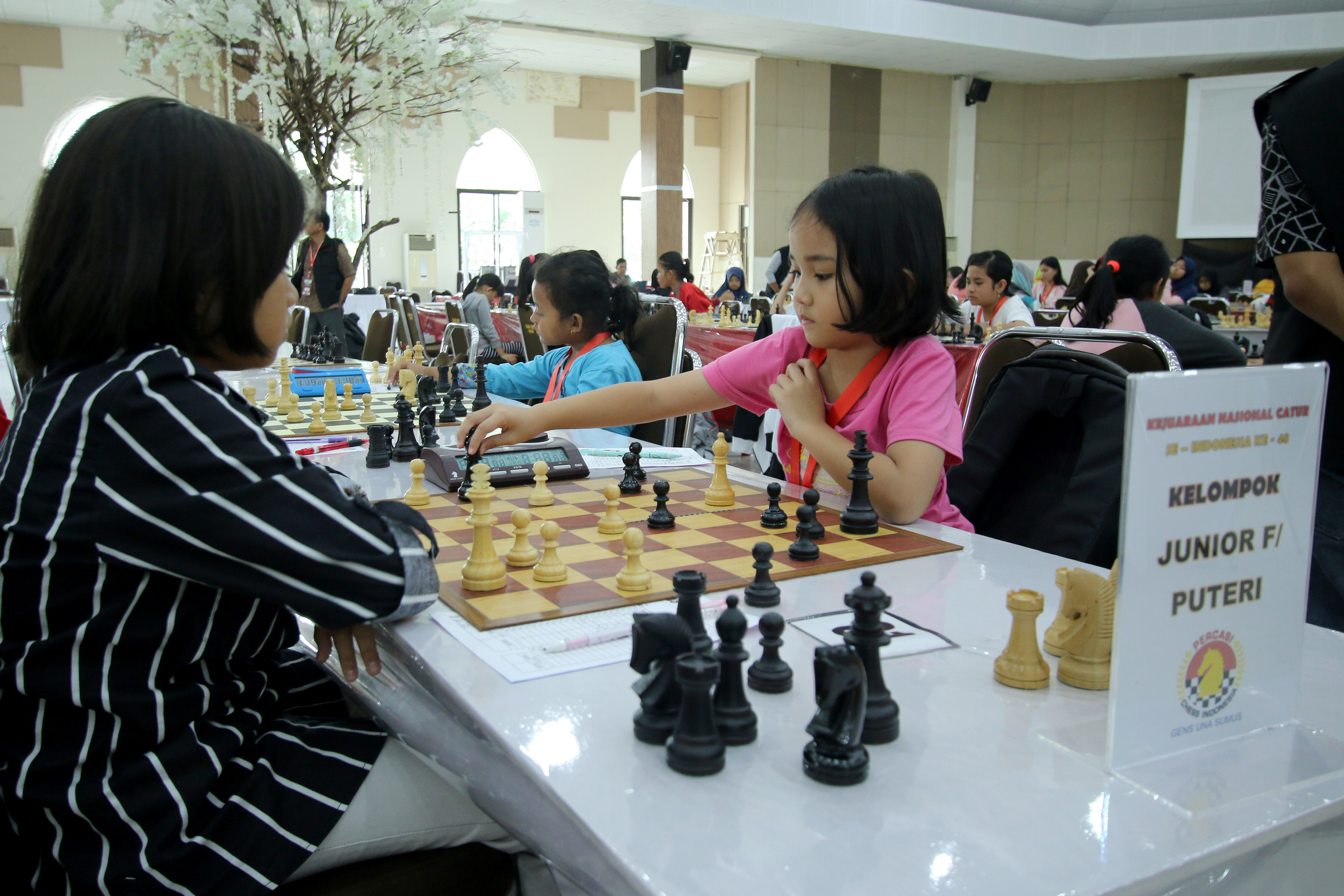 Aksi pecatur cilik di Kejurnas Catur U-9.