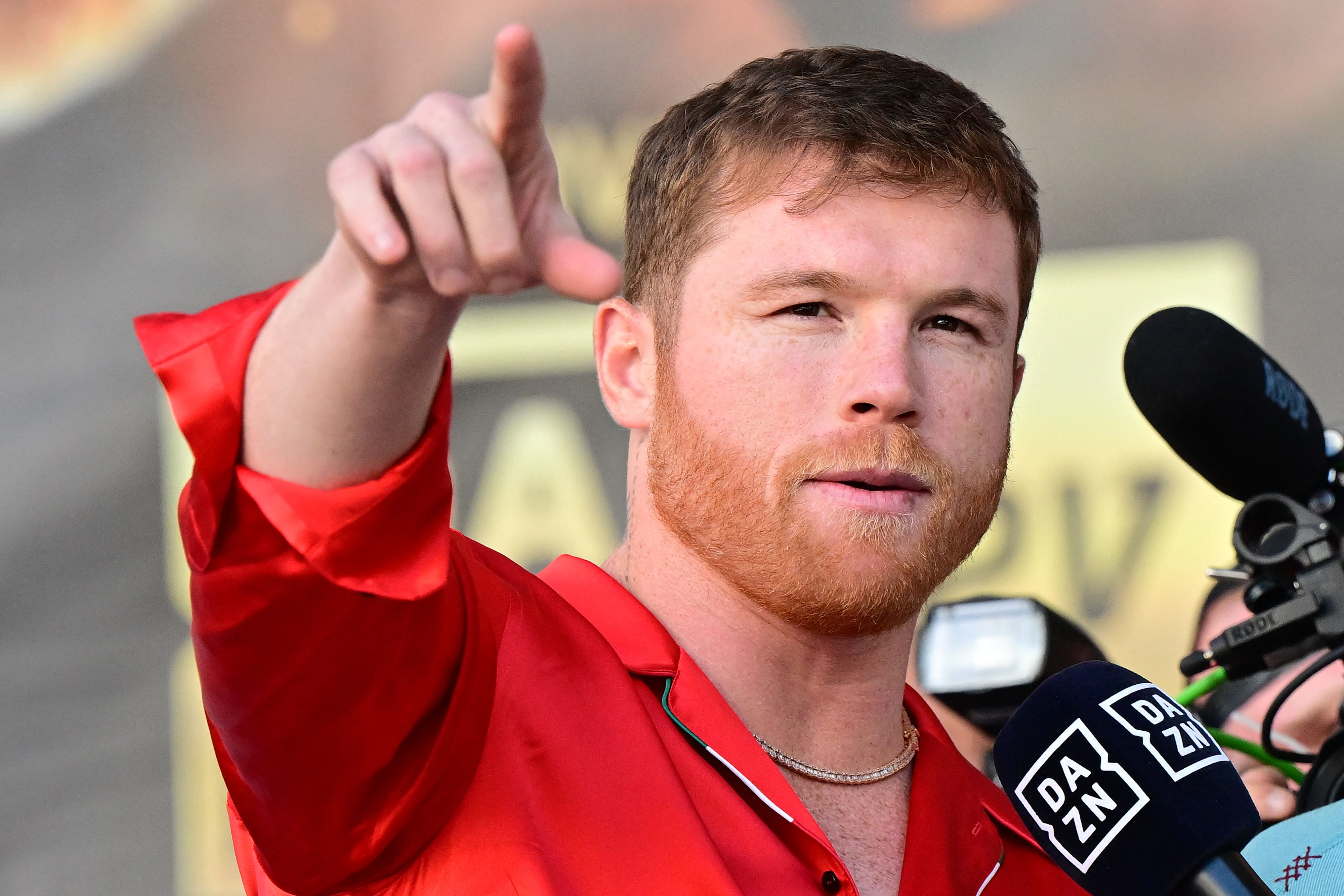 Juara dunia tinju asal Meksiko Saul Canelo Alvarez sempat mengancam bintang timnas Argentina Lionel Messi.