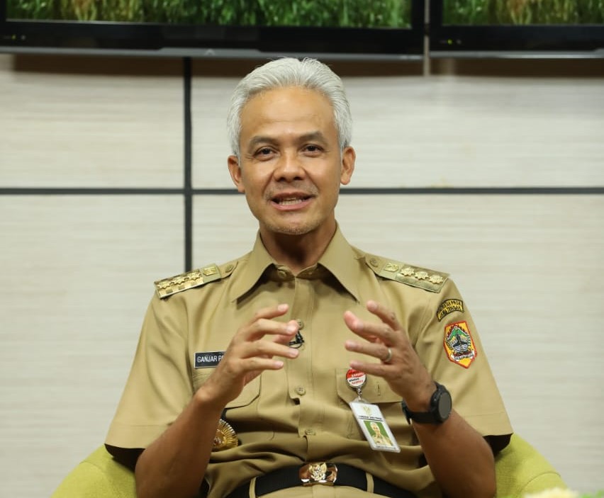 Gubernur Ganjar Pranowo menggandeng ulama hingga tokoh agama dalam memberikan suasana 'adem' menjelang Pemilu 2024 di Jawa Tengah. 