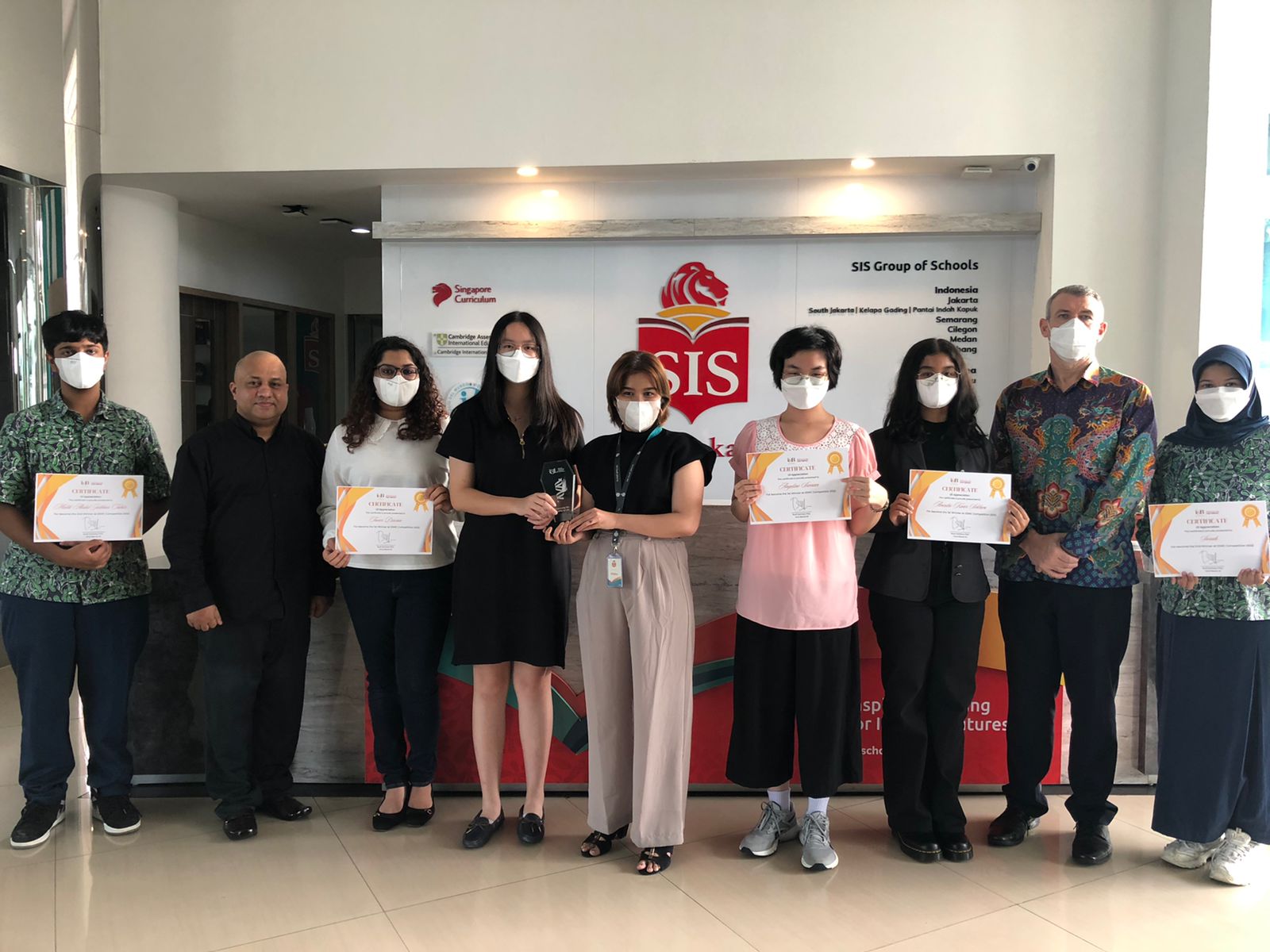 SMA SIS Jakarta Juara Kompetisi iDMC 2022