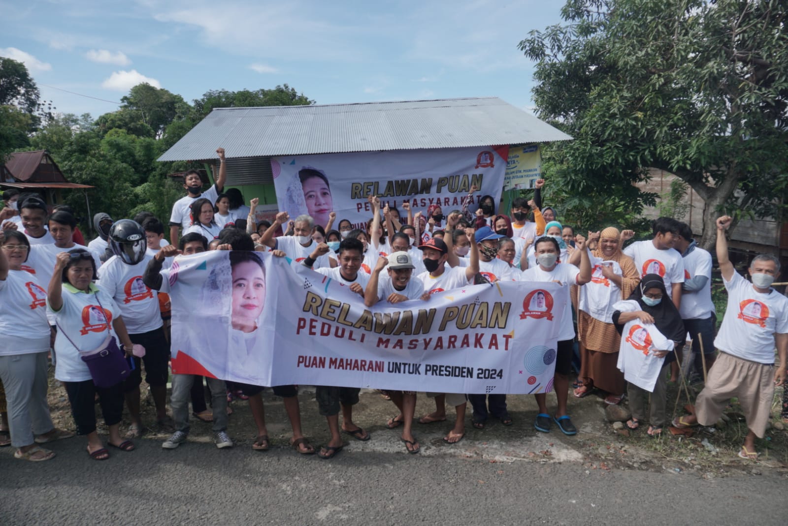 Relawan Puan Maharani menggelar berbagai kegiata di Kabupaten Barru dan Kota Parepare, Sulsel.