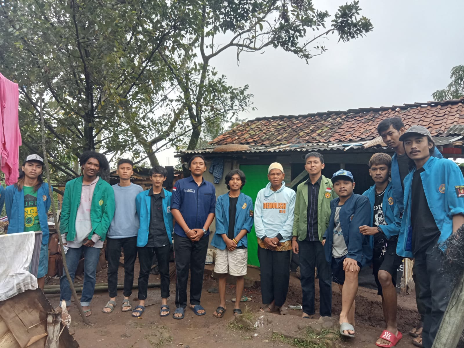 Mahasiswa TPT-M Bangun Huntara Berkelanjutan untuk Korban Gempa Cianjur