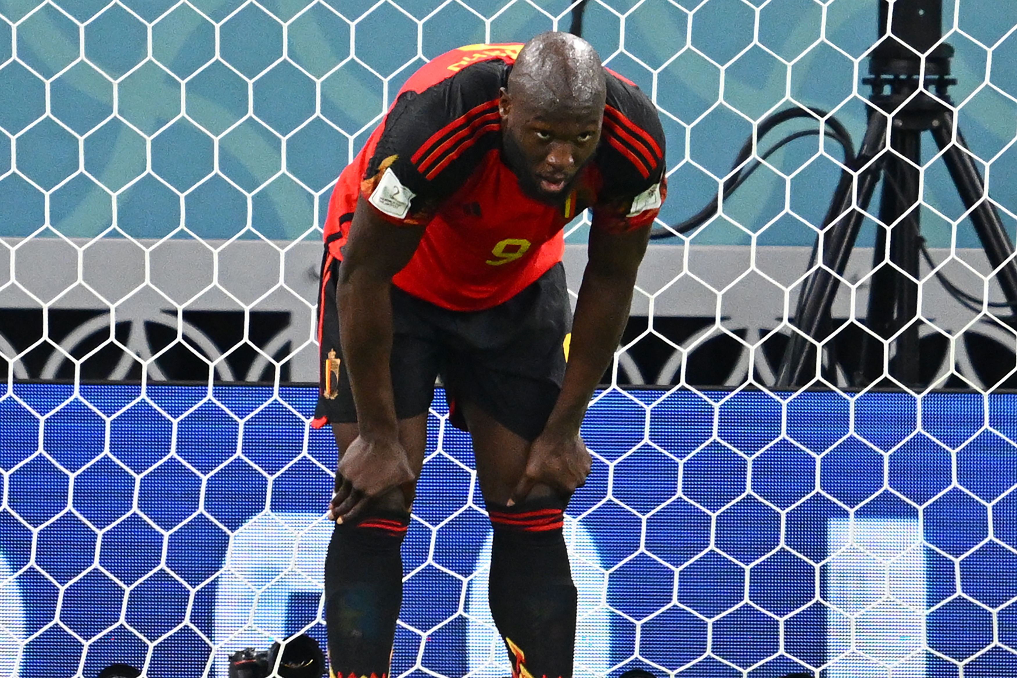Penyerang Belgia Romelu Lukaku bereaksi usai gagal mencetak gol ke gawang Kroasia di laga Piala Dunia 2022.