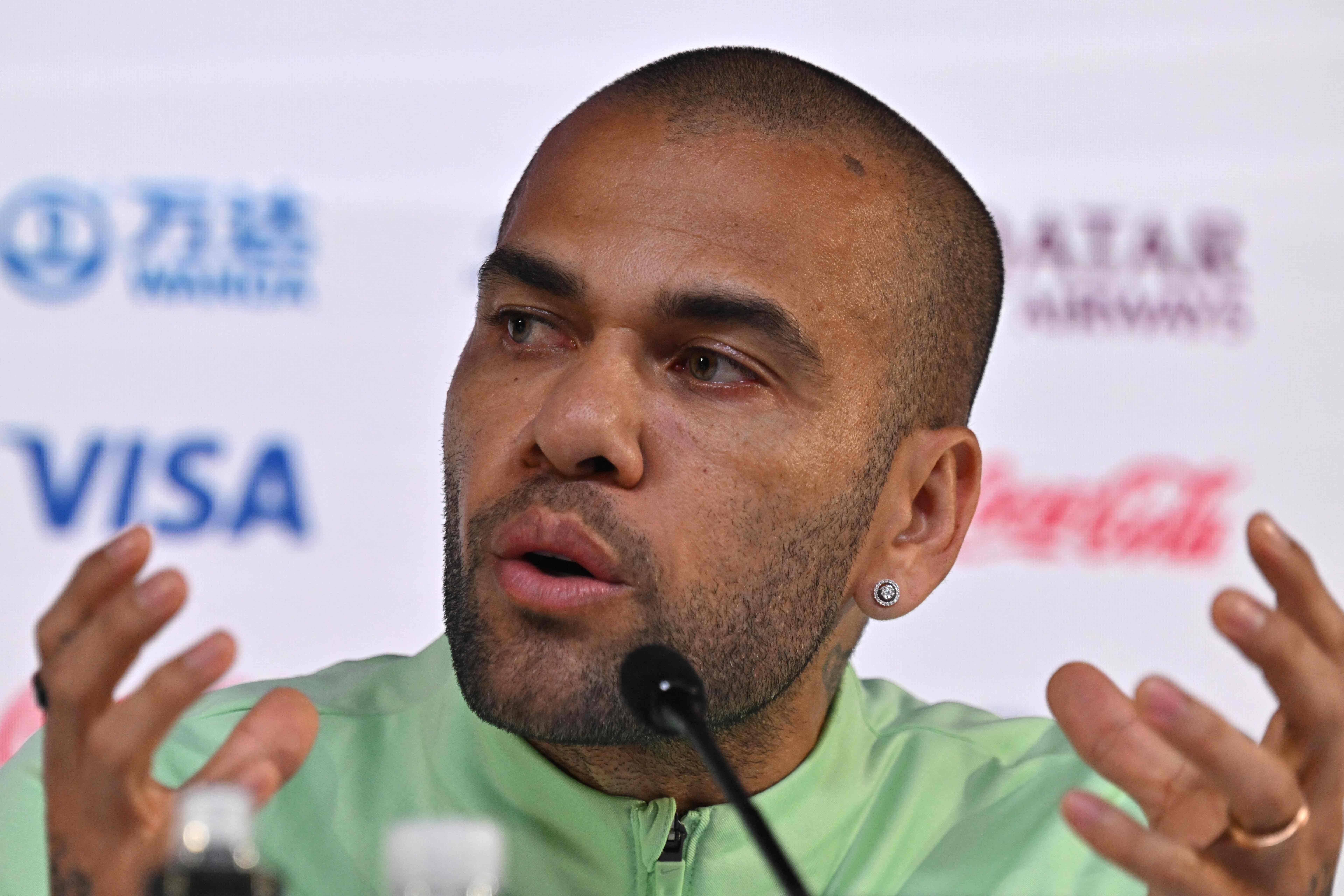 Pemain belakang Brasil, Dani Alves.