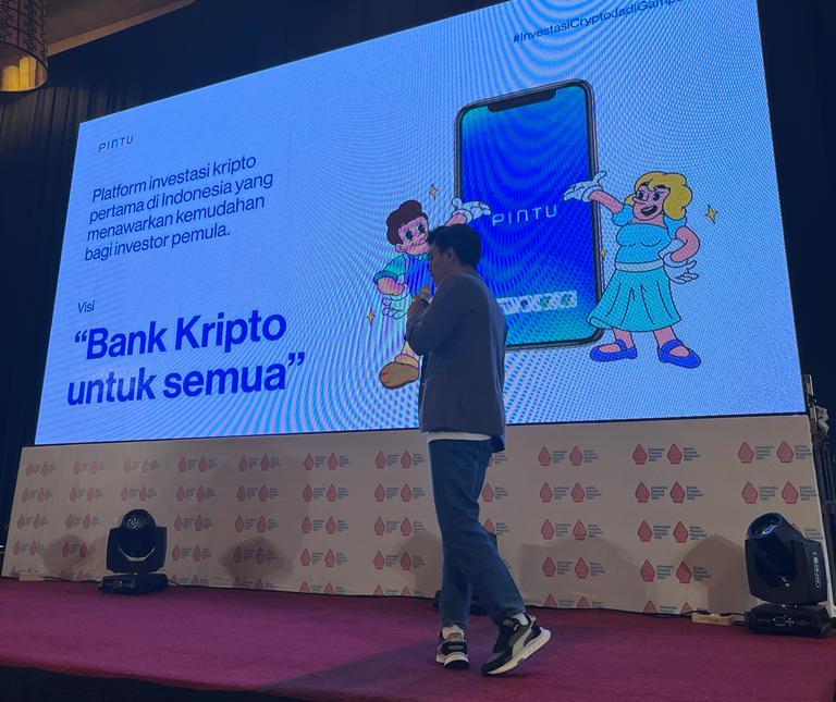 Indonesia Fintech Summit Keempat & Bulan Fintech Nasional (BFN) 2022 di Hotel Royal Ambarrukmo, Yogyakarta.