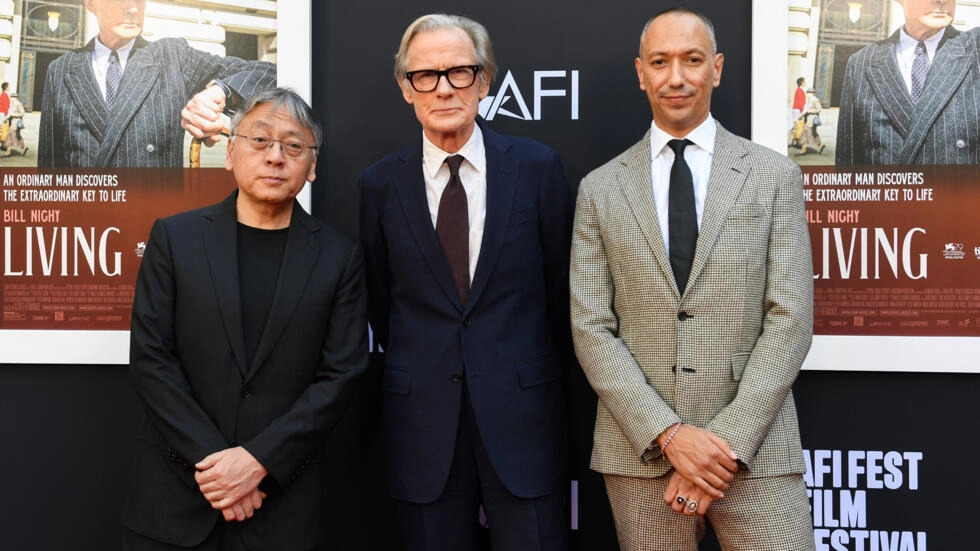  Kazuo Ishiguro (kiri) bersama aktor Bill Nighy, dan sutradara Oliver Hermanus