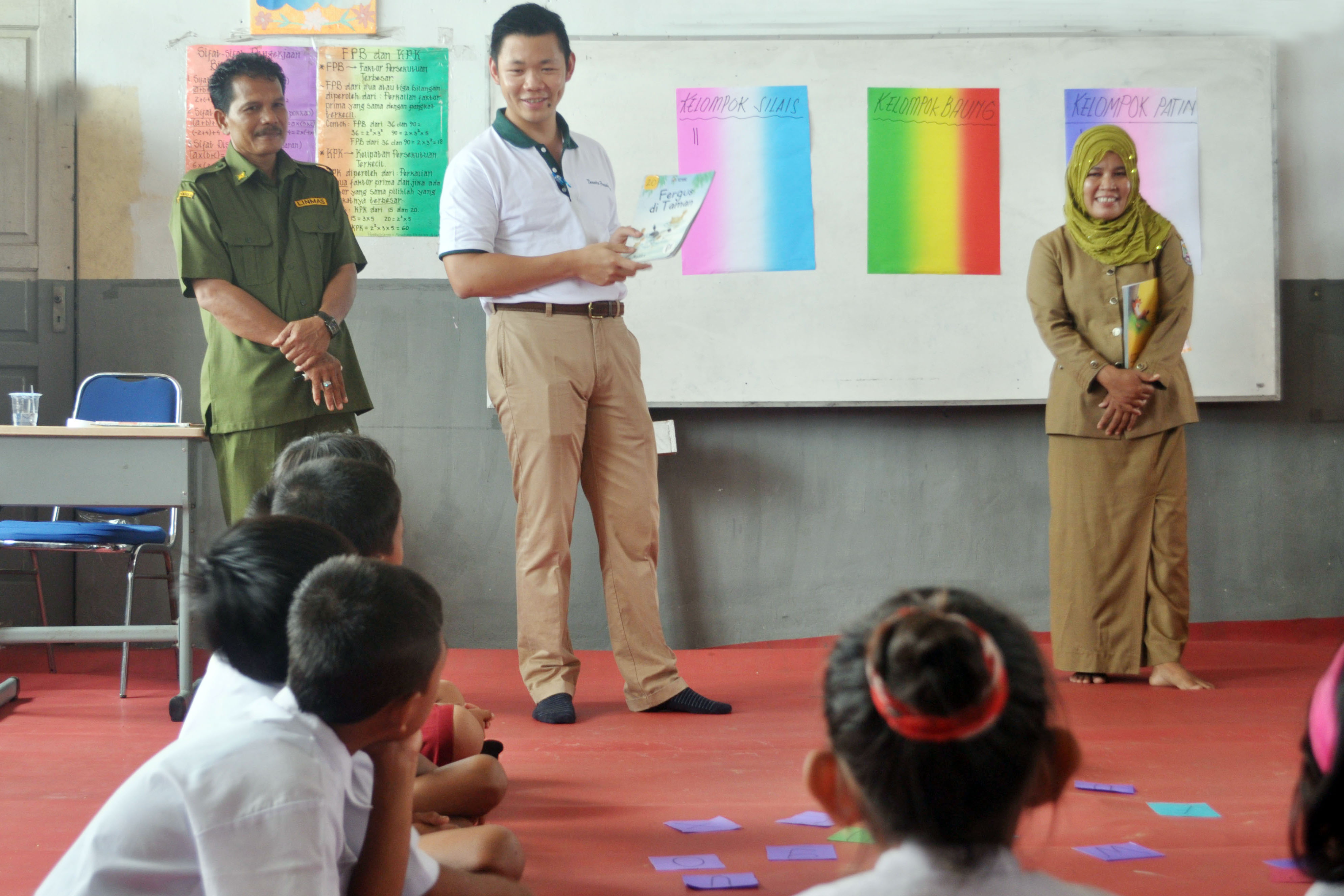 Ilustrasi program pemberian beasiswa pendidikan