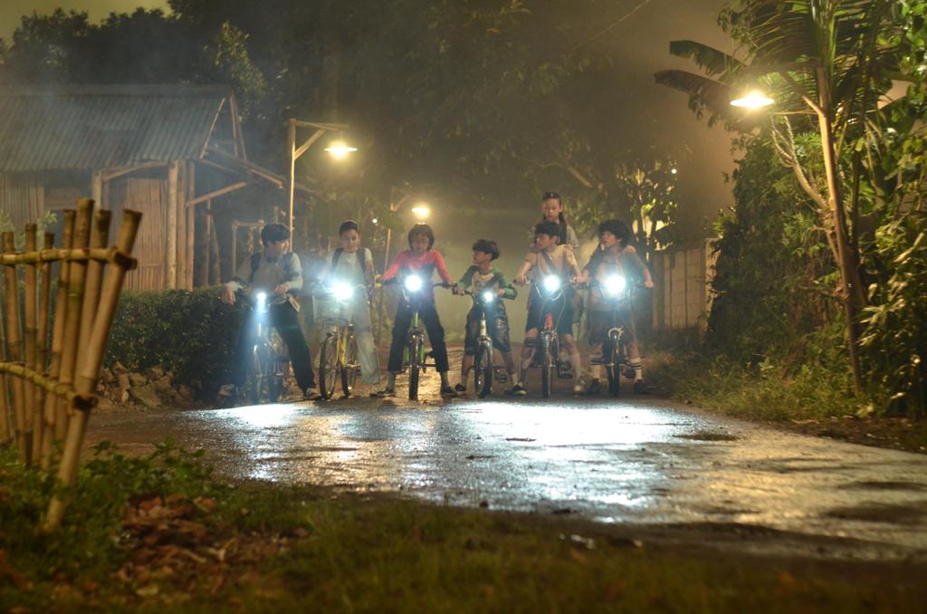 Salah satu adegan dalam serial Jurnal Risa yang tayang di Disney+ Hotstar Indonesia.