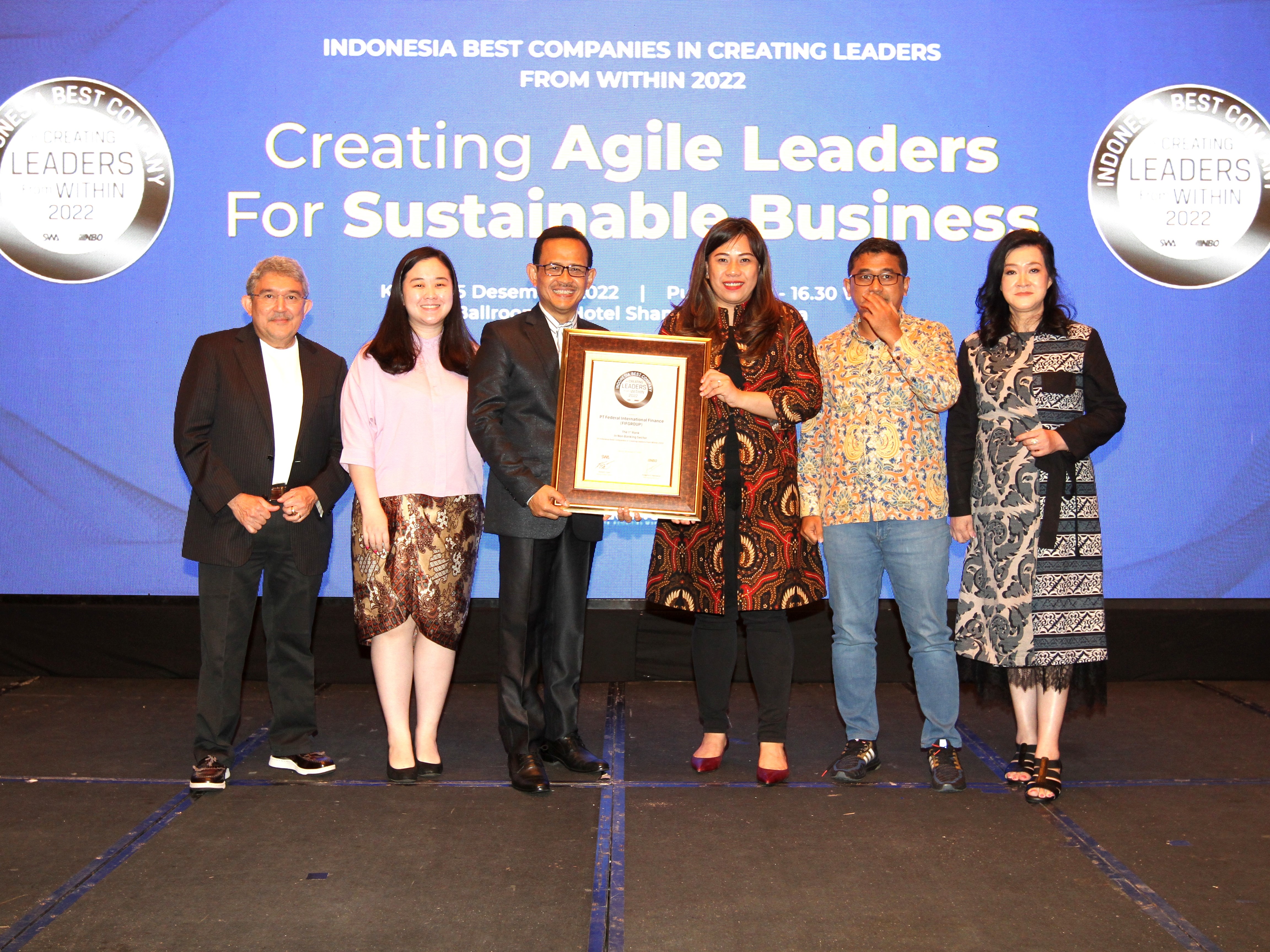 Perusahaan-perusahaan terbaik dalam mencetak para pemimpin bisnis dari dalam itu disebut sebagai leaders factory atau leaders creator.