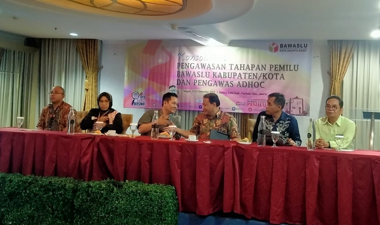  Konsolidasi Pengawasan Tahapan Pemilu Bawaslu Kabupaten/Kota dan Pengawas Adhock, di Jakarta, Kamis (22/12).