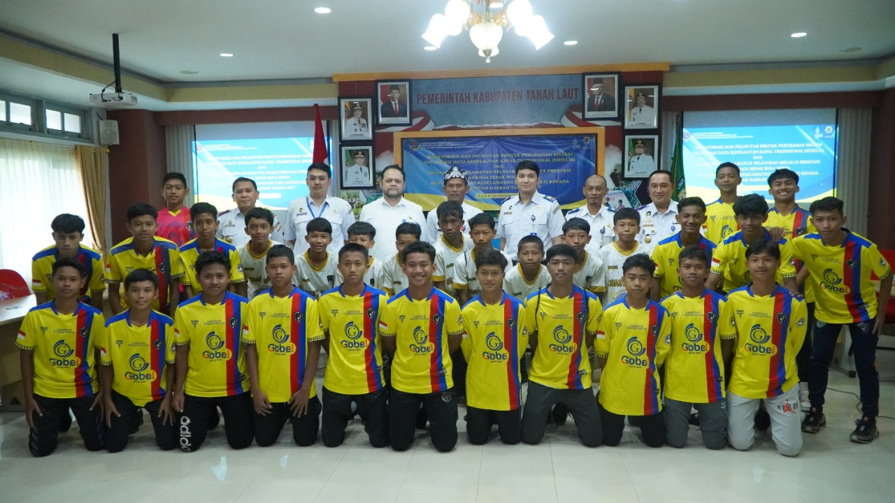 Ditjen  Perhubungan Laut Kemenhub menggelar edukasi kepada para remaja tentang keselamatan pelayaran di Kabupaten Tanah Laut, Kalsel.