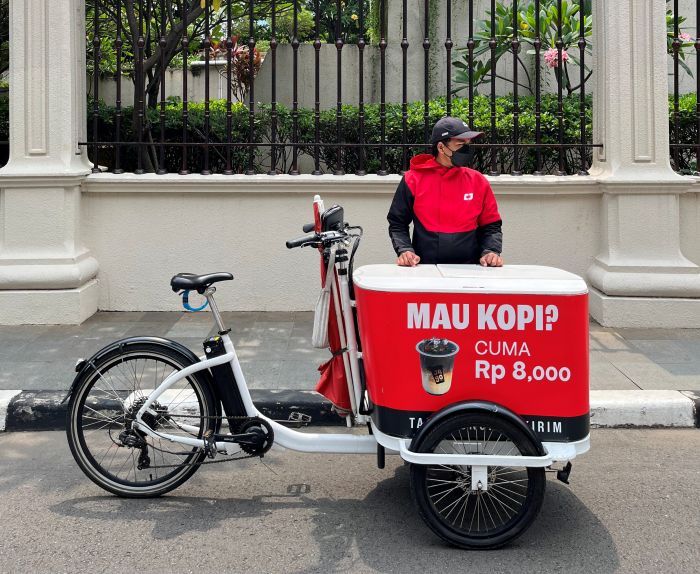 Sebagai startup yang memiliki konsep mobile café pertama di Indonesia ini, Jago Coffee menyediakan enam Jago Cart.