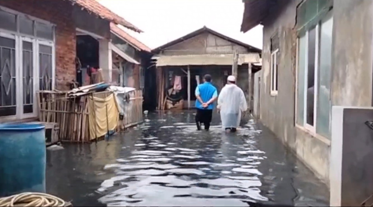 Ratusan Rumah di Pesisir Kota Cirebon Terendam Banjir Rob