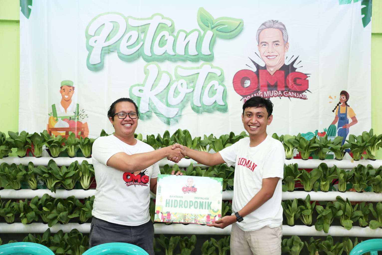 Puluhan warga Cengkareng, Jakbar ikuti program petani kita yang digelar relawan OMG DKI Jakarta. 