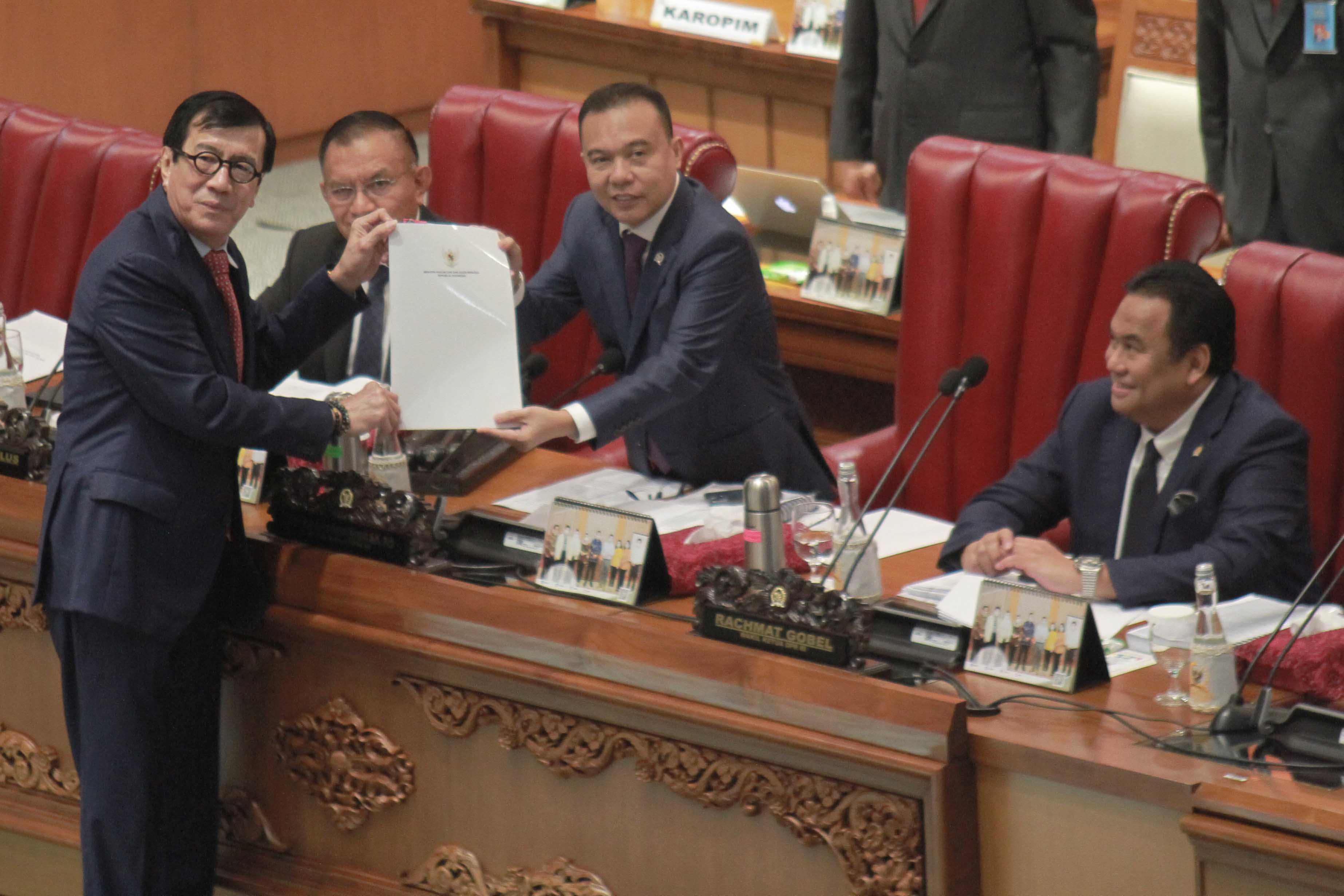 Menteri Hukum dan HAM (Menkumham) Yasonna Laoly menyerahkan pandangan akhir pemerintah terkait RKUHP